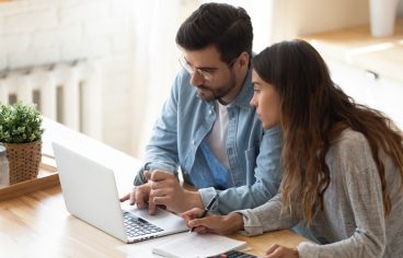 Couple planning online